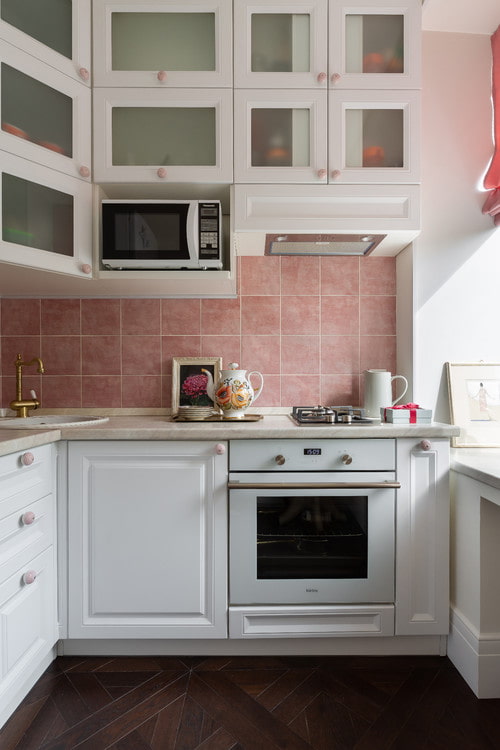upper cabinets in 2 rows