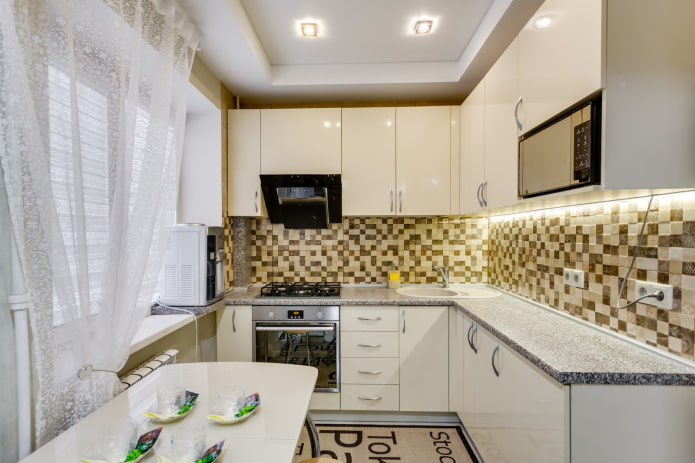 lighting in a kitchen of 8 sq m