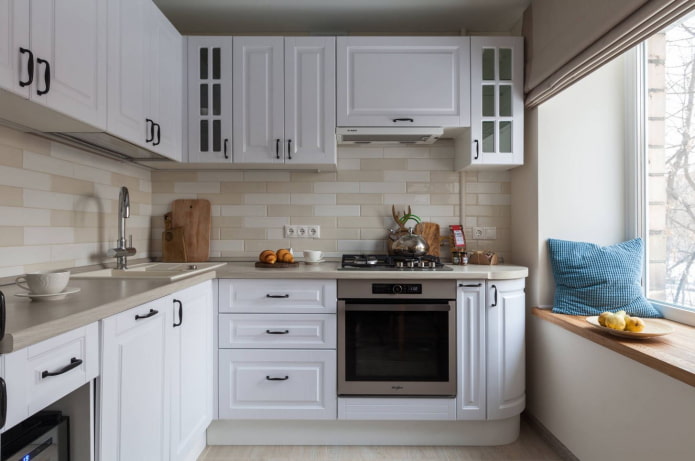 tile on an apron