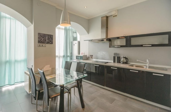 design of the opening in the interior of the kitchen combined with the loggia