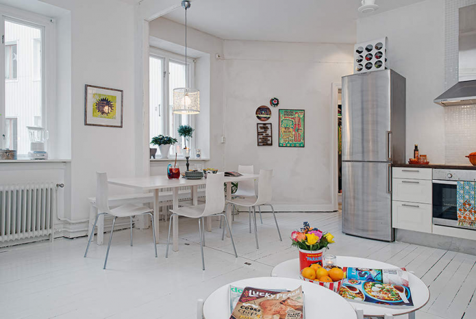 Dining area in a 34 sq m apartment