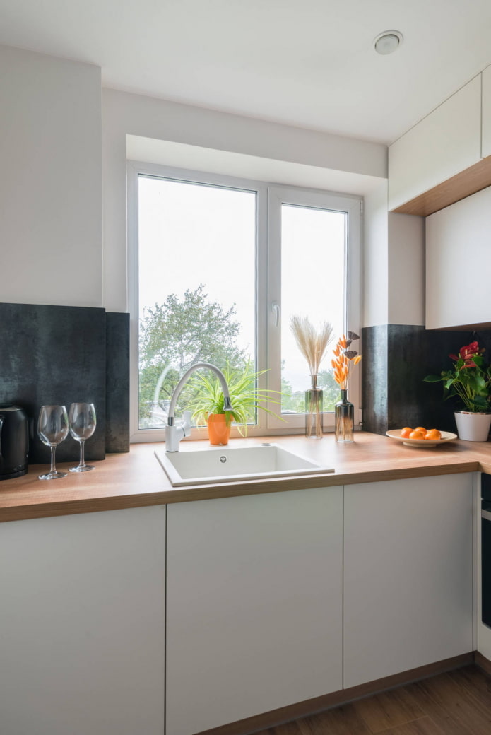 Window sill-table