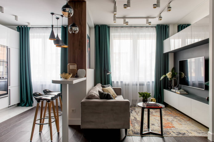 Studio with a mirror behind the closet