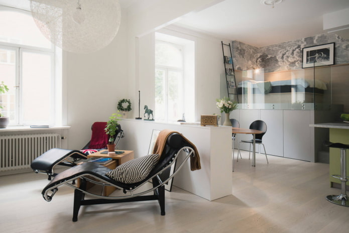 Zoning with a chest of drawers and glass