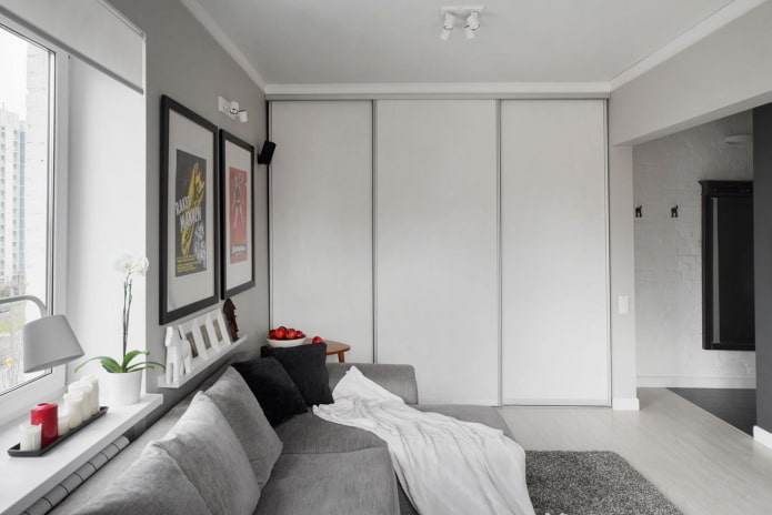 furniture arrangement in the interior of a studio apartment