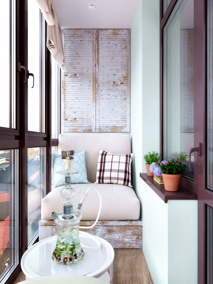 DIY balcony bench