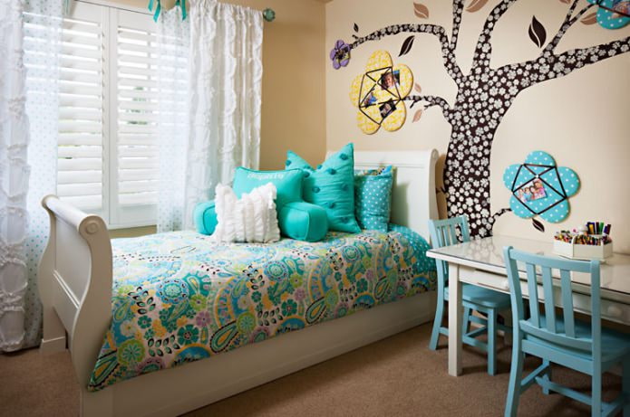 children's room with turquoise accents