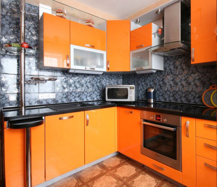 pull-out bar counter in a small kitchen