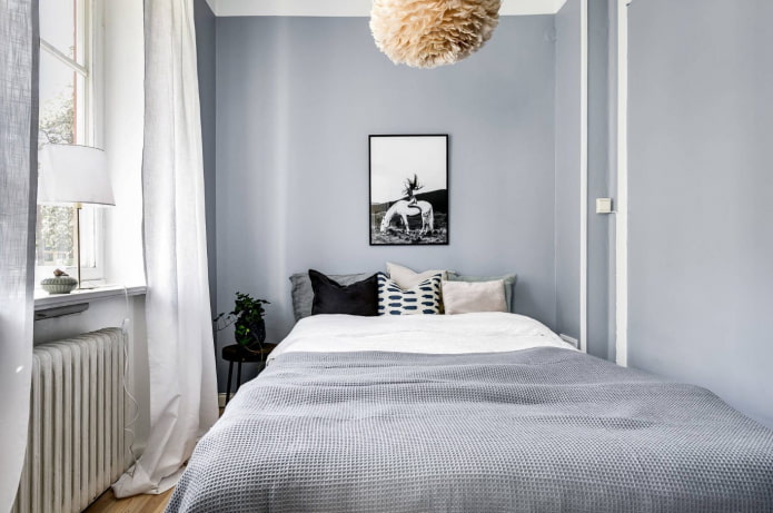 light walls in the bedroom