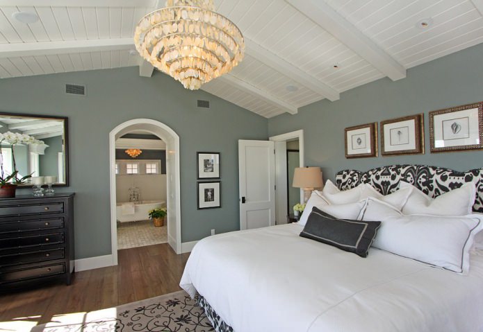 arch between the bedroom and the bathroom