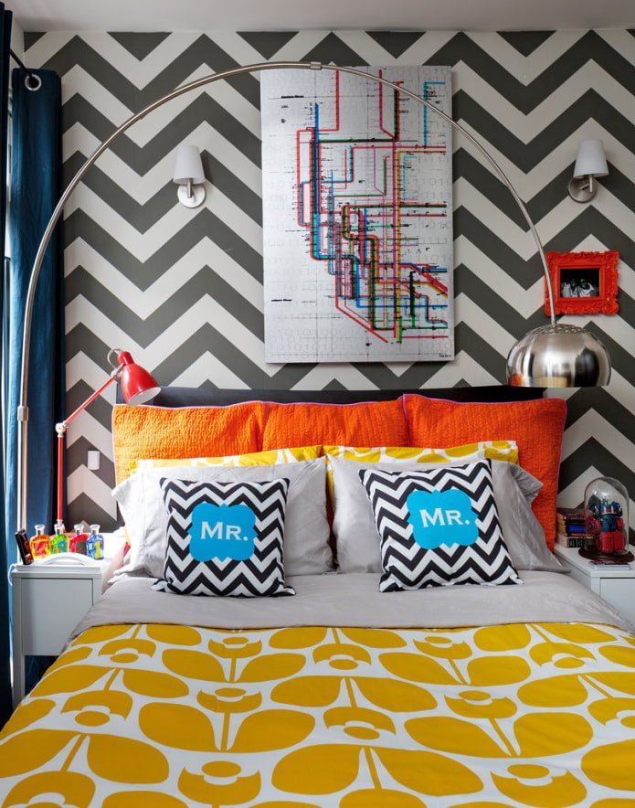 zigzag print wallpaper in the interior