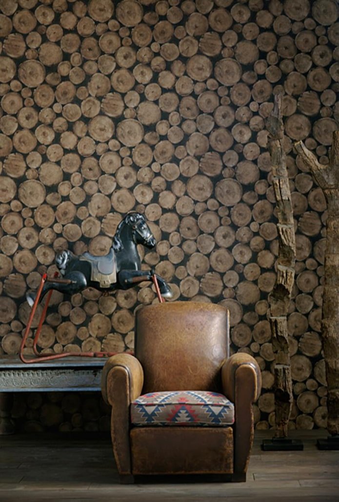 wood imitation wallpaper in the interior
