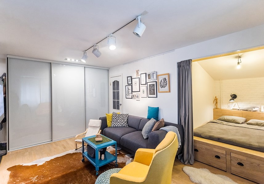 Design of a one-room apartment with a niche: photo, layout, furniture arrangement