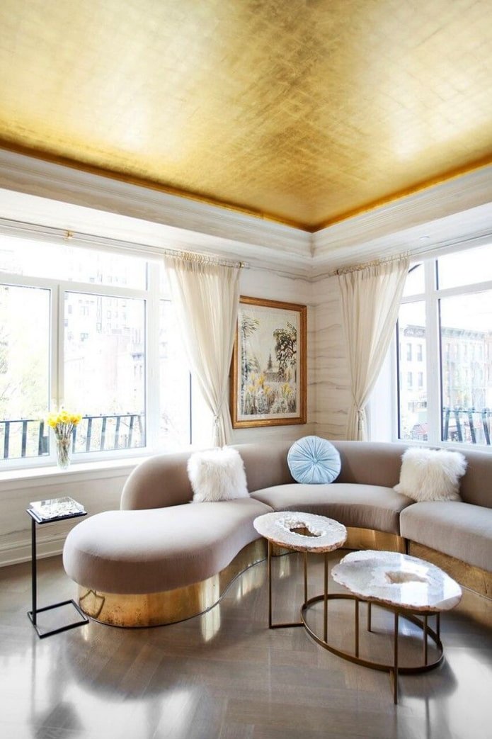 golden ceiling in the interior