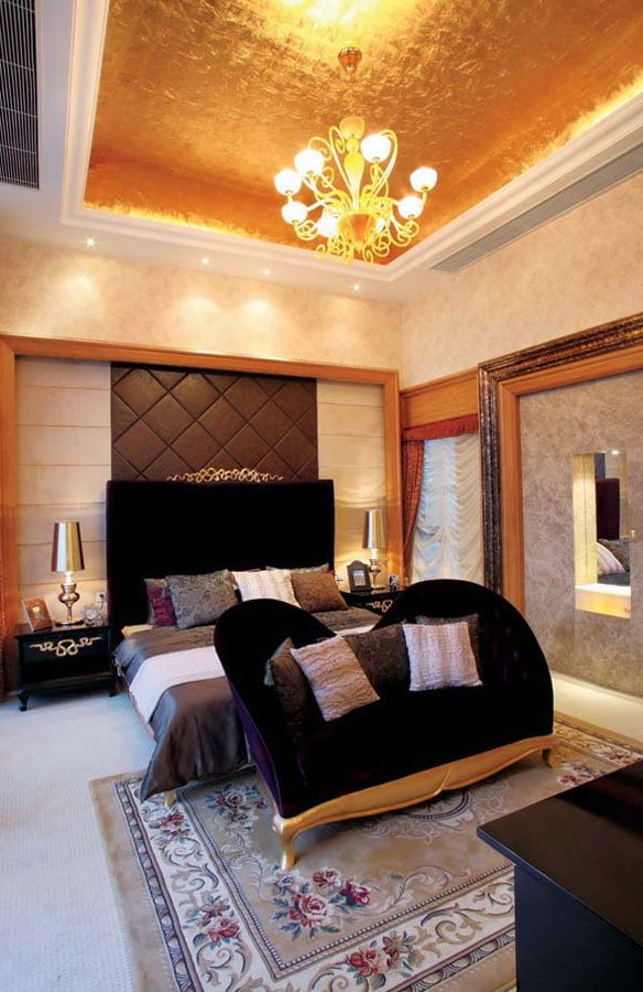 golden ceiling in the interior