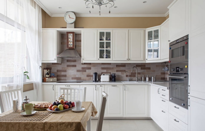 large corner kitchen