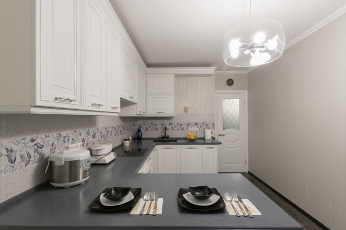 U-shaped kitchen
