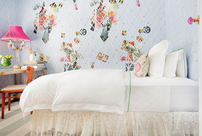 original wallpaper in the bedroom