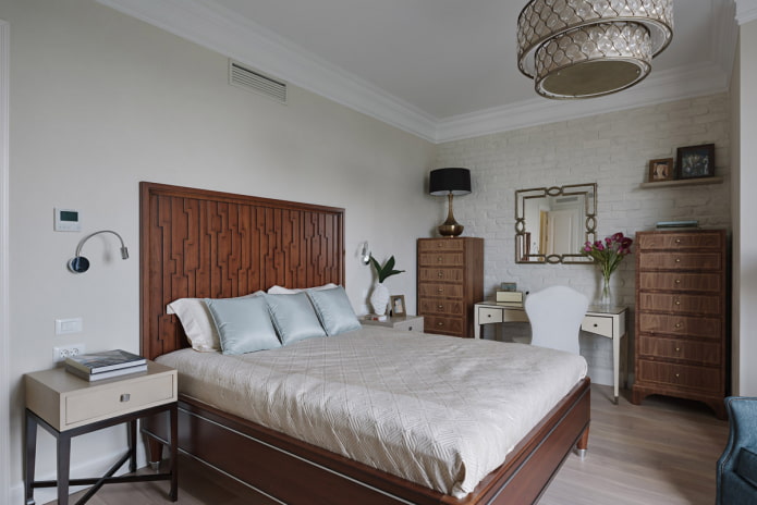 chests of drawers in the bedroom