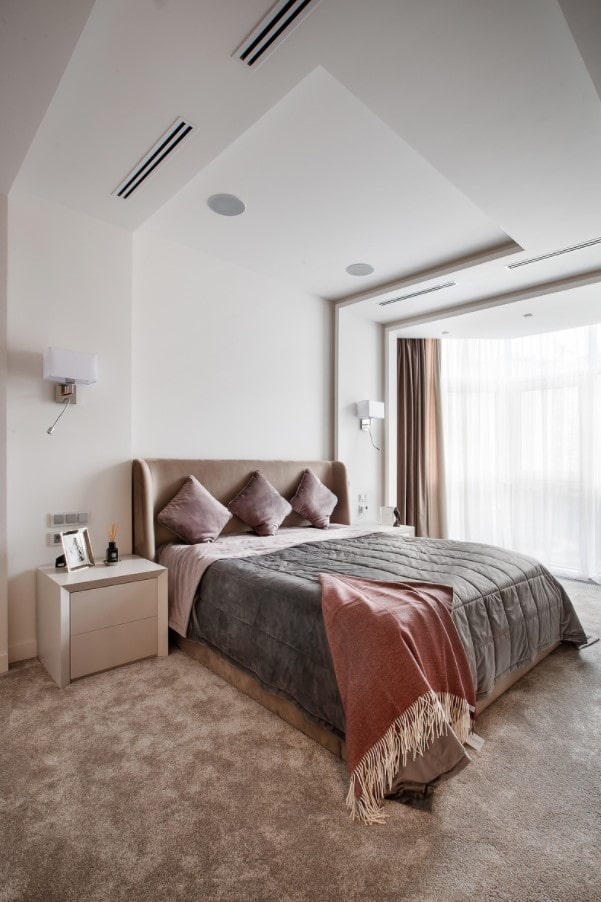 carpet on the floor in the bedroom