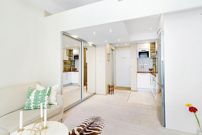 Mirrored wardrobe