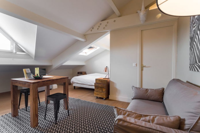 furniture arrangement in the interior of a studio apartment