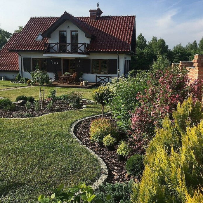 beautiful country house on 10 acres