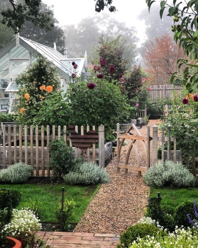 rustic garden design