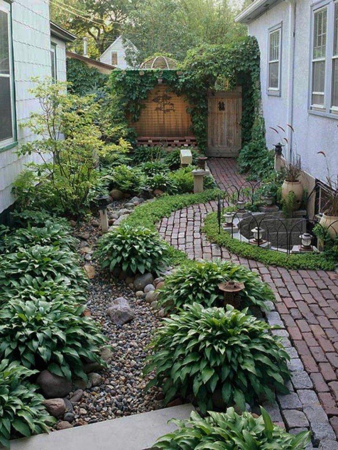 brick in landscape design