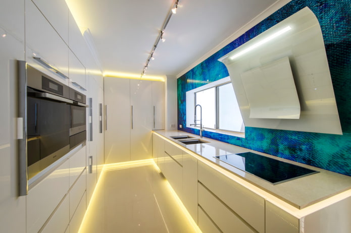 U-shaped kitchen