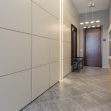 How to decorate the interior of a narrow hallway?-6