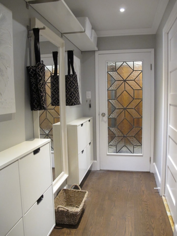 narrow furniture in the hallway
