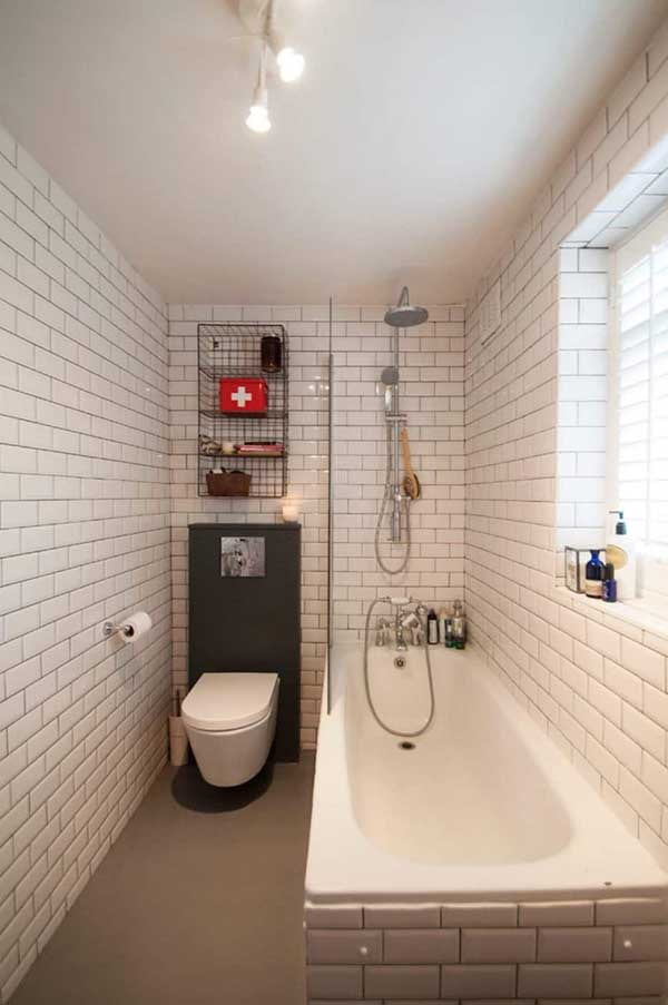 toilet next to bathtub