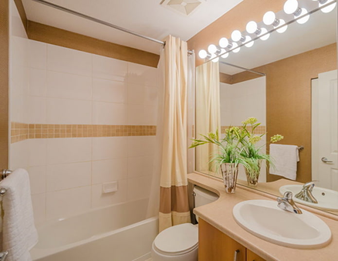 mirror lighting in the bathroom