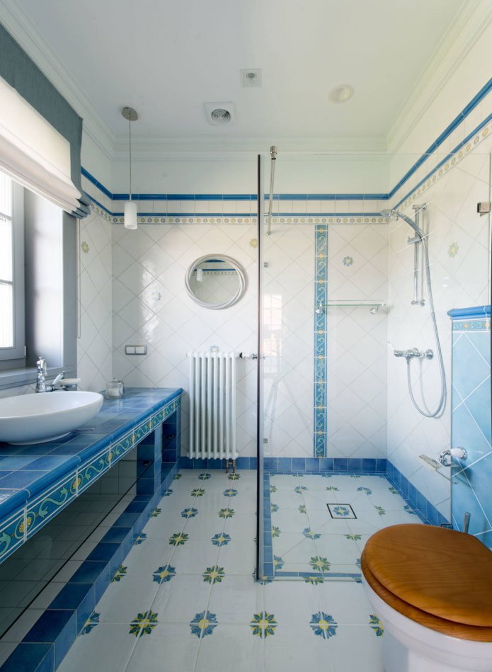 Bed with a drain