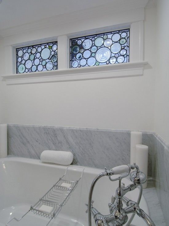how to decorate a window in the bathroom