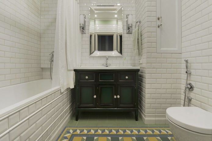 General view of the bathroom