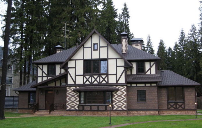 house facade decoration in the half-timbered style