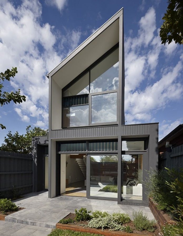 single-pitched house in high-tech style