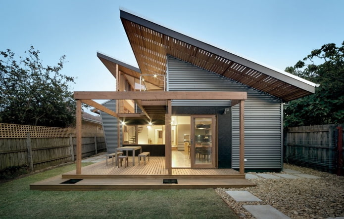 single-pitched house in high-tech style