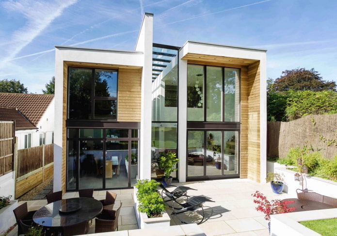 two-storey house in high-tech style