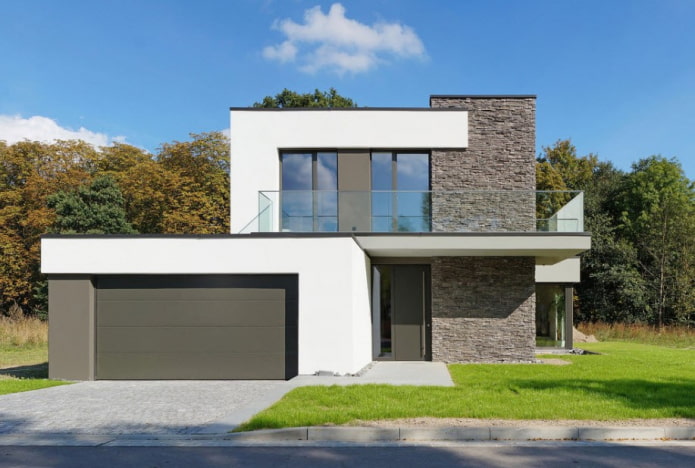 house with a flat roof in the high-tech style