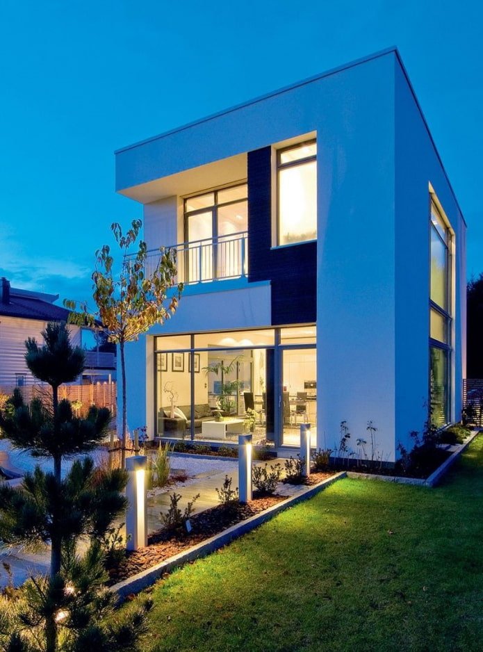 small house in high-tech style