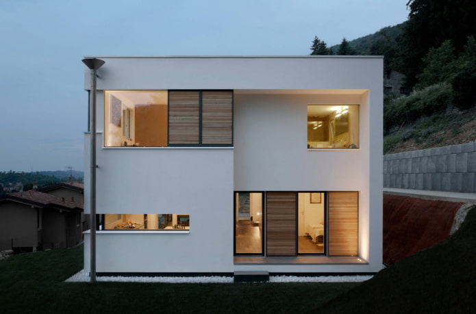 small house in high-tech style