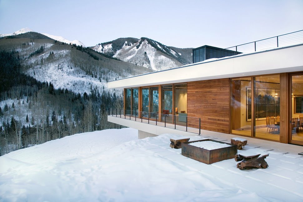 one-story house with panoramic windows