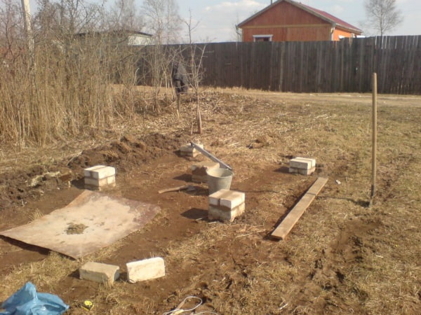 build a woodshed at the dacha
