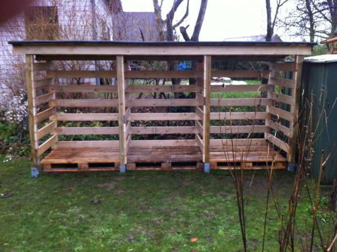 woodshed made of pallets