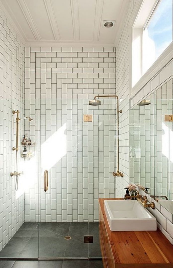 layout of tiles in the shower in the interior
