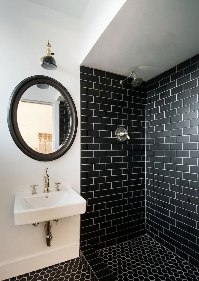 option for decorating a shower cabin with tiles
