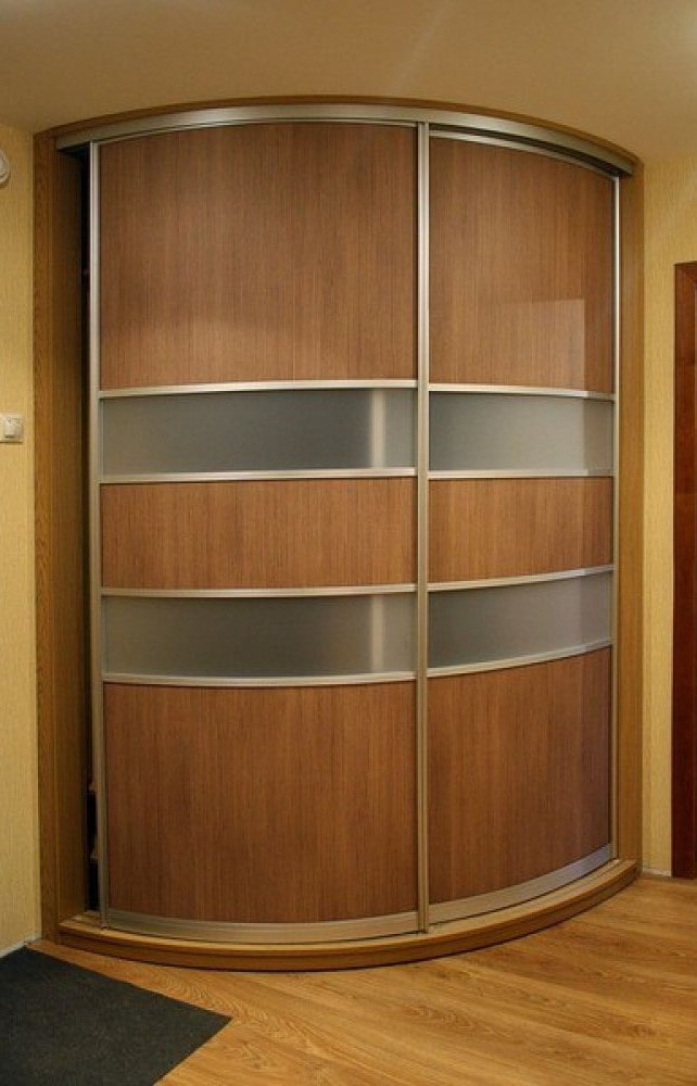 dressing room with semicircular doors in the interior